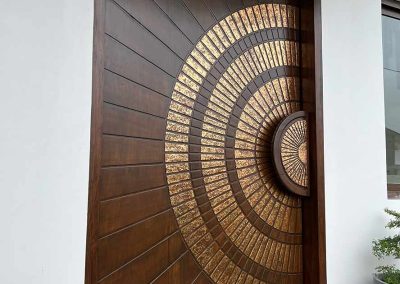 Customized Hand Carved Designs And Special Finishes
