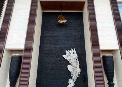 Customized Hand Carved Designs And Special Finishes